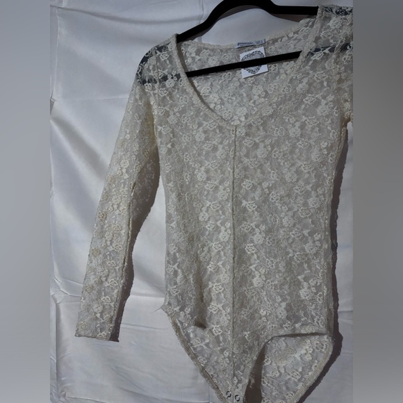 Stradivarius Small Lace Bodysuit Coquette - Picture 3 of 6